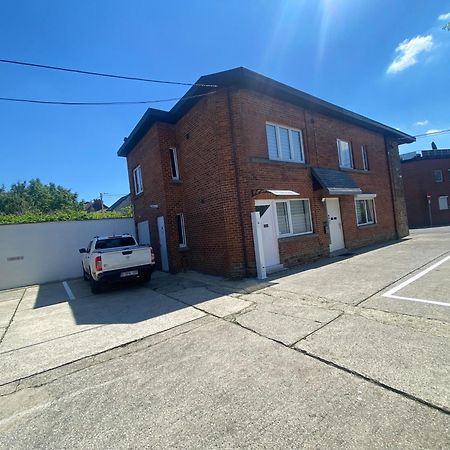 1-C Superbe Appartement Tres Calme Et Bien Decore Charleroi Exterior foto