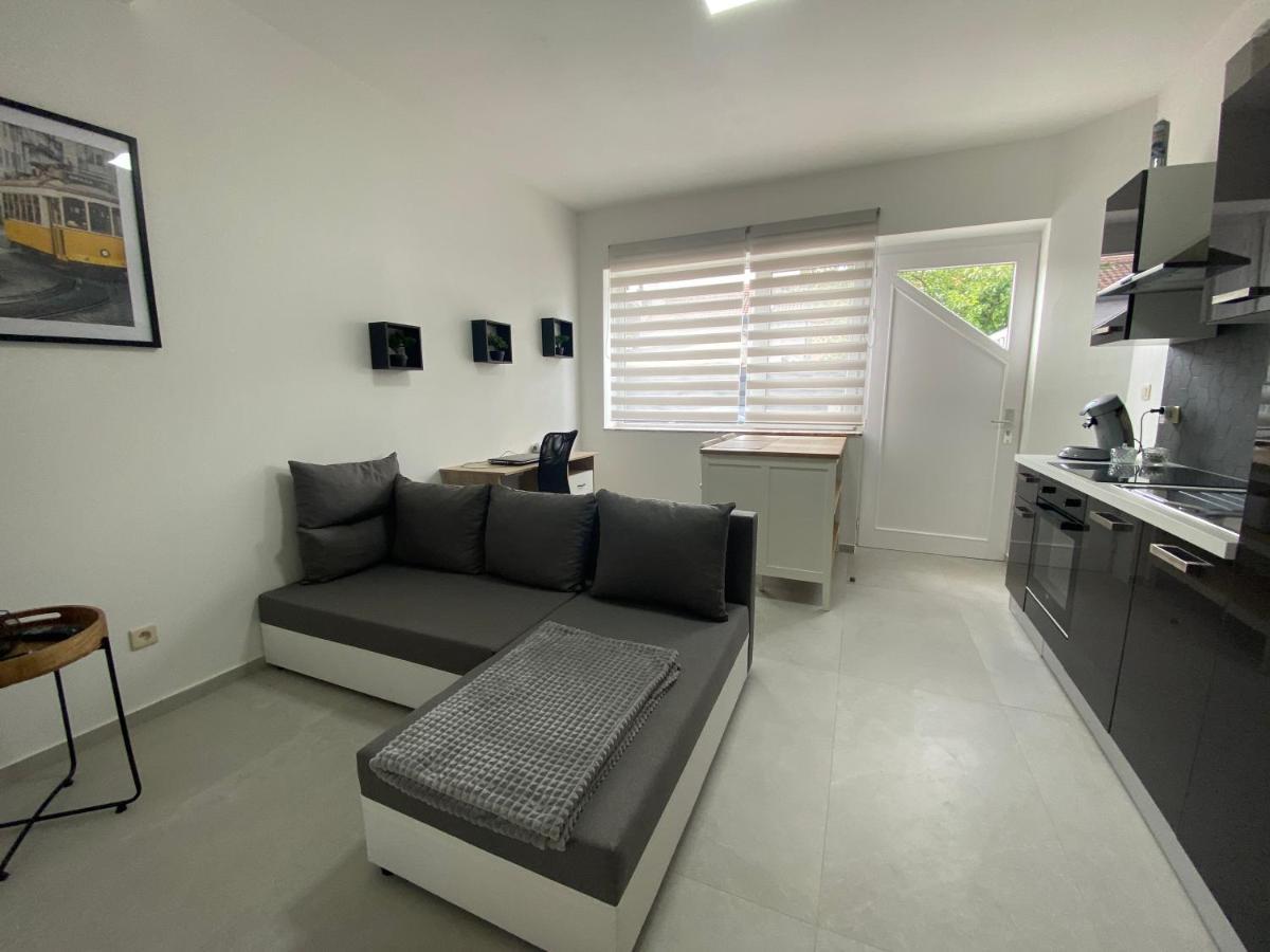 1-C Superbe Appartement Tres Calme Et Bien Decore Charleroi Exterior foto