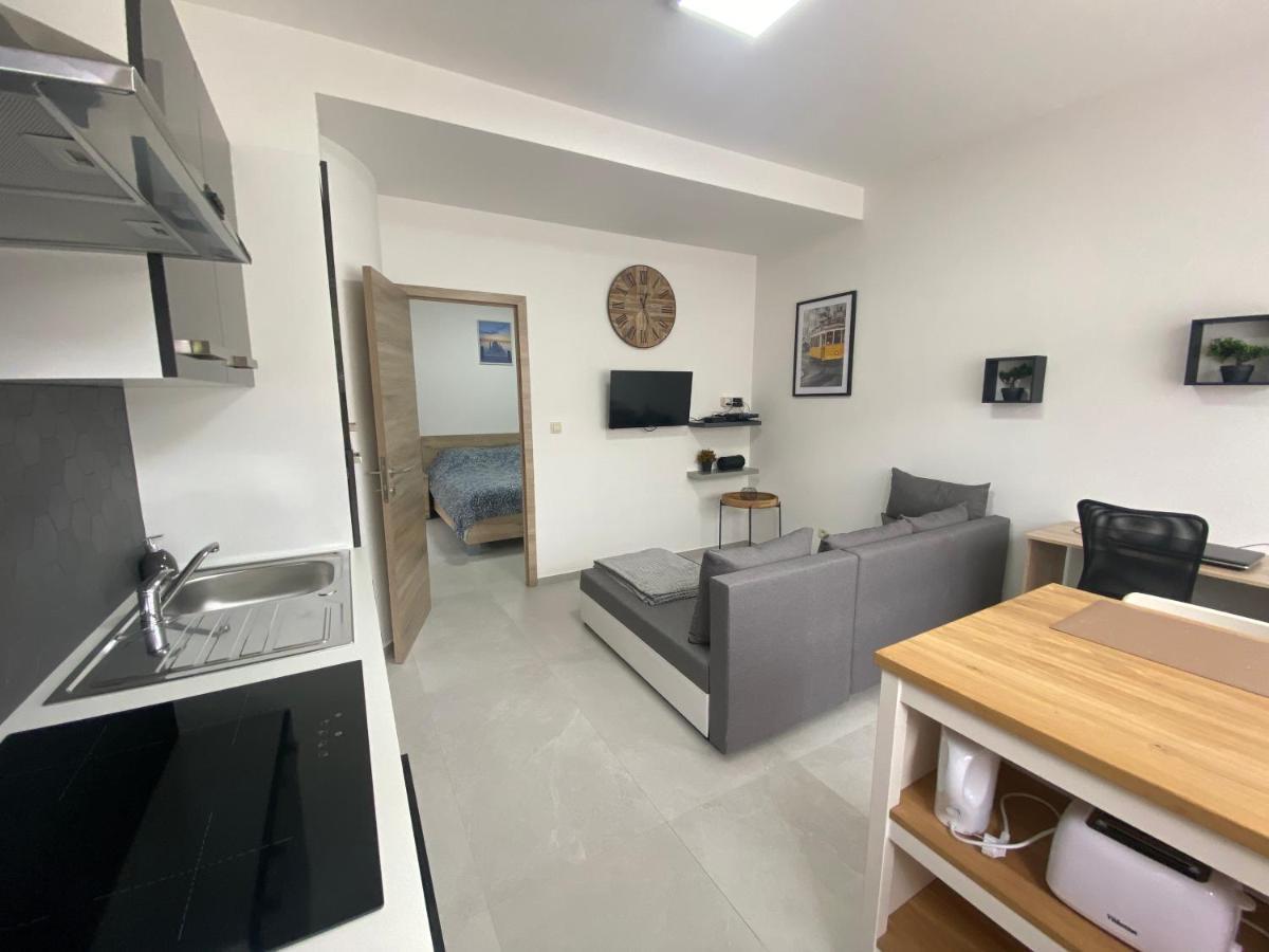 1-C Superbe Appartement Tres Calme Et Bien Decore Charleroi Exterior foto