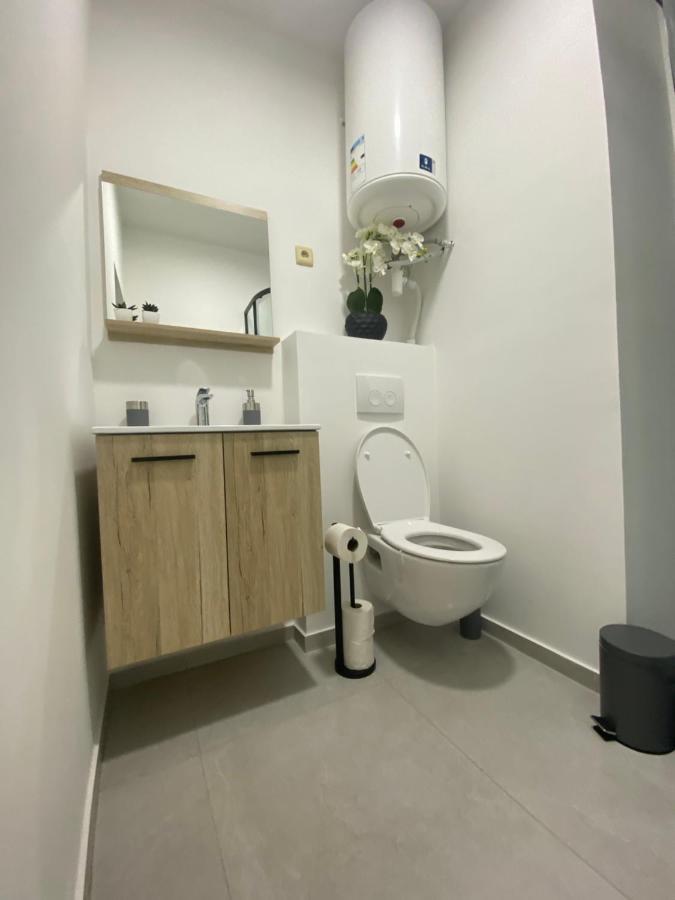 1-C Superbe Appartement Tres Calme Et Bien Decore Charleroi Exterior foto