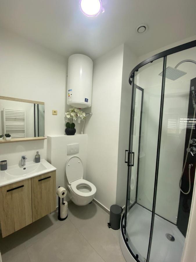 1-C Superbe Appartement Tres Calme Et Bien Decore Charleroi Exterior foto