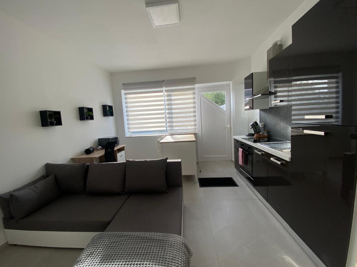 1-C Superbe Appartement Tres Calme Et Bien Decore Charleroi Exterior foto