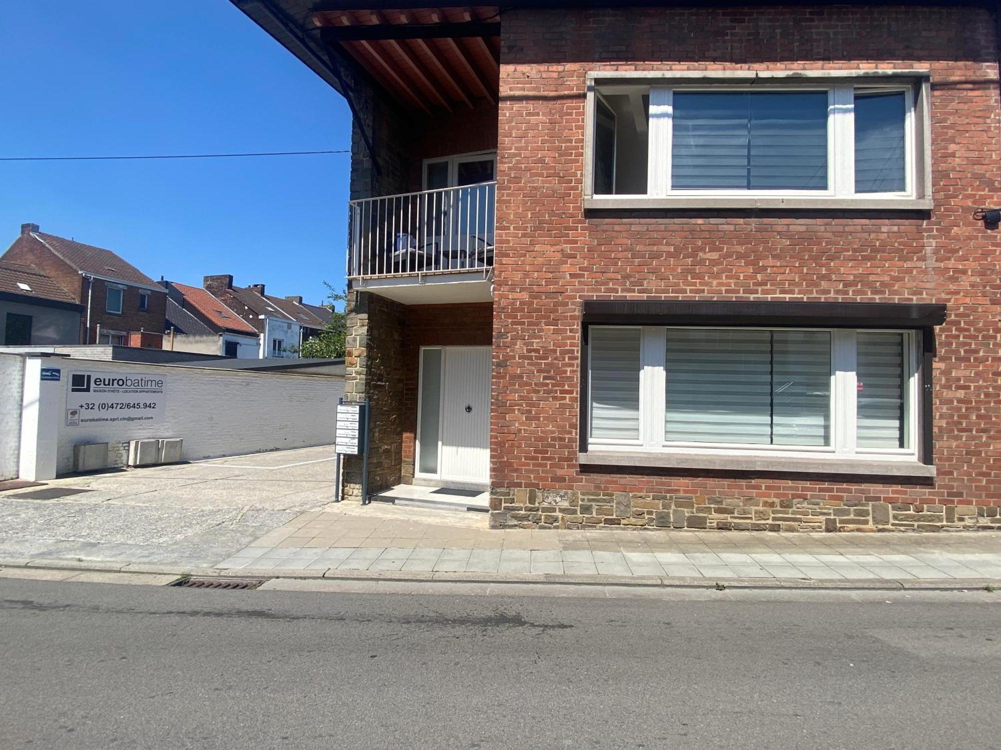 1-C Superbe Appartement Tres Calme Et Bien Decore Charleroi Exterior foto